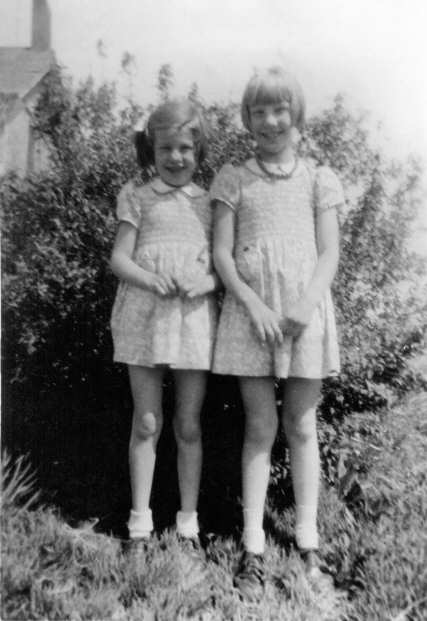 Dana Lou Sams & Dixie Lee Sams