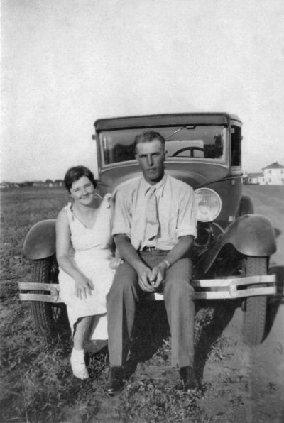 Charlotte Stevens and Vaden Sams.  Taken about a year before they were married.