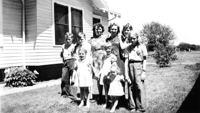 Topeka, KS - Kresge's grand & great grand children with Dixie Lee Sams & Dana Lou Sams