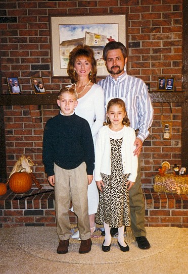 Rodney Frederking Family - Rodney,  Alicia (Benson) Frederking with children Matthew & Melissa