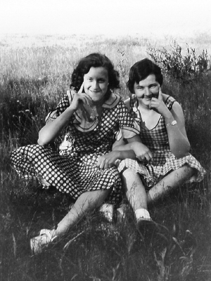 Leta Pitts & Charlotte Sams up in Pitts pasture