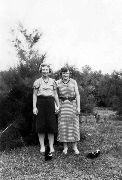 Dora Estella Kresge (Aunt Dot) & Charlotte Stevens with Midget & Jiggs (skunks)