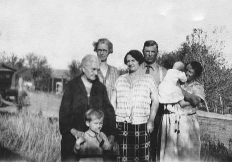 Emma (Layne) Stevens, Bill Stevens, Ella (Layne) Simpson, Lillie (Holmes) Jarrett, George Jarrett, Mary (Holmes) Stevens & Betty Stevens
