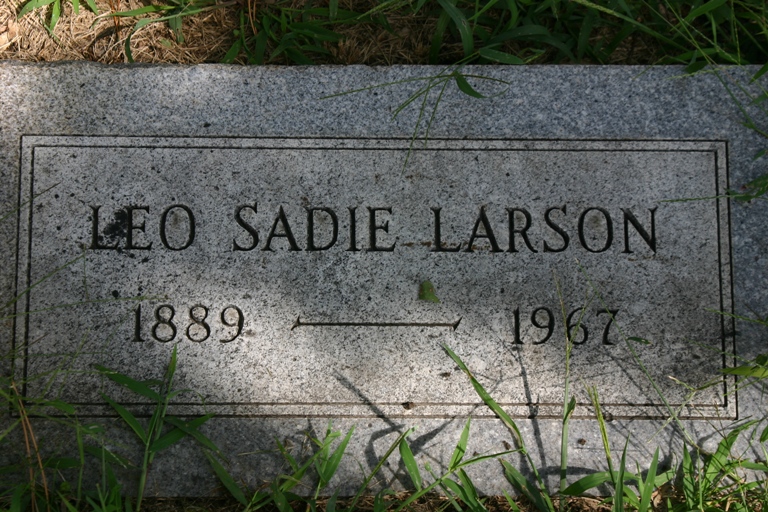 Leo Sadie (Frain) Larson